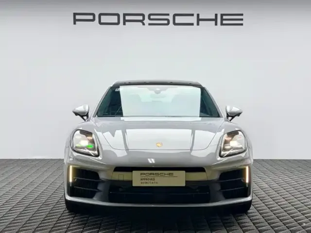 Porsche Panamera — Фото автомобиля 2