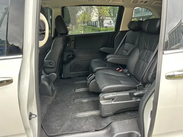 Honda Odyssey — Фото автомобиля 4