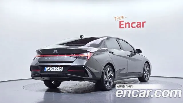 Hyundai Avante CN7 — Фото автомобиля 2