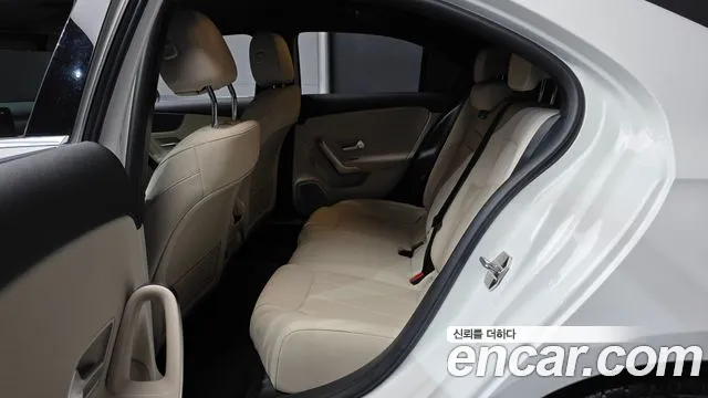 Mercedes-Benz A-Class — Фото автомобиля 3