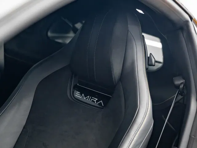 Lotus Emira — Фото автомобиля 11