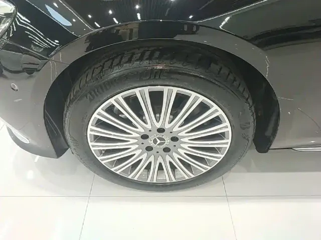 Mercedes-Benz E-Class — Фото автомобиля 22