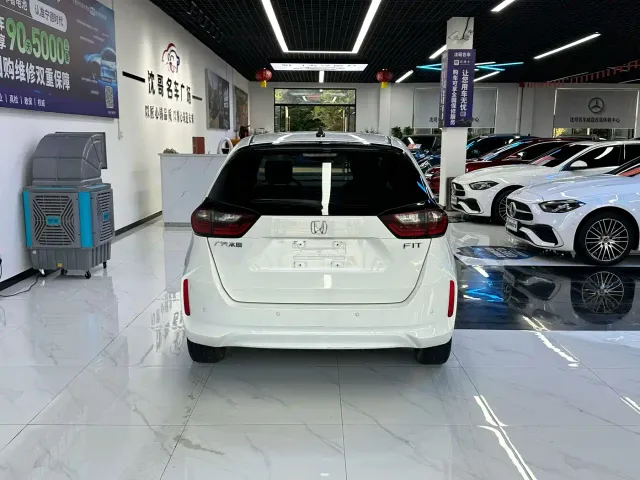 Honda Fit — Фото автомобиля 8