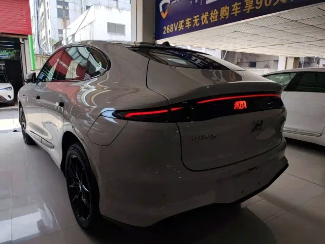 IM Motors LS6 — Фото автомобиля 4