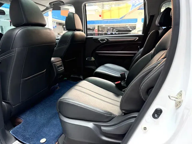 GAC Trumpchi M6 — Фото автомобиля 8