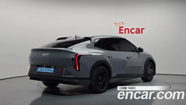 Kia EV4 — Фото автомобиля 2