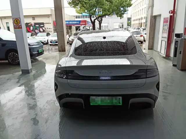 Xiaomi SU7 — Фото автомобиля 12