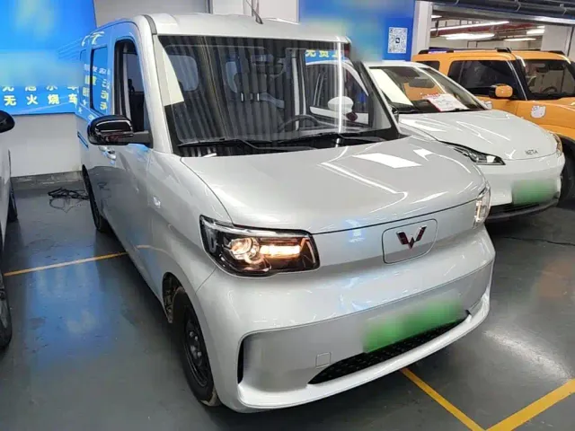 Wuling Motors Wuling Zhiguang NEV 2025 Standard Version — Фото автомобиля 3