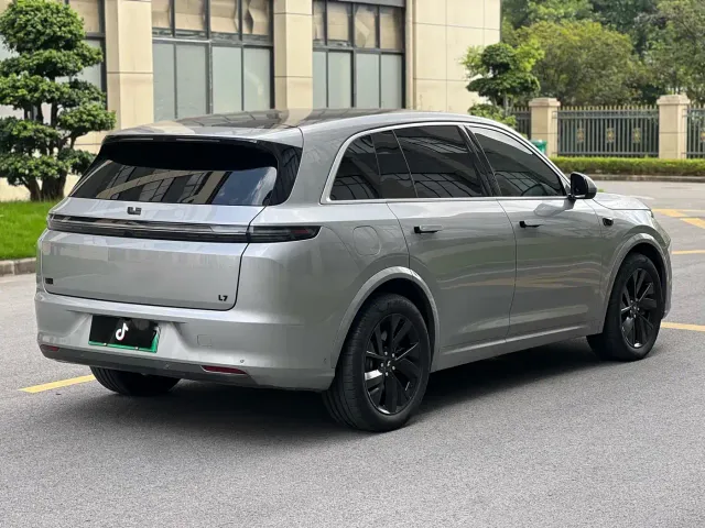 Li Auto L7 — Фото автомобиля 6