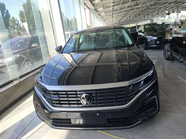 Volkswagen Passat — Фото автомобиля 2
