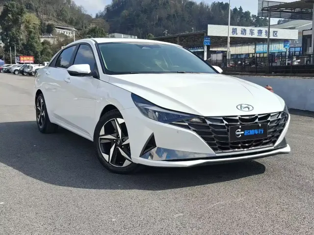 Фотография автомобиля — Hyundai Elantra