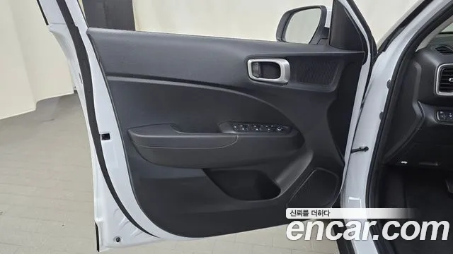 Hyundai Venue — Фото автомобиля 13