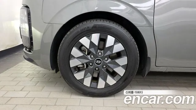 Hyundai Staria Staria 4WD Lounge 9 мест — Фото автомобиля 5