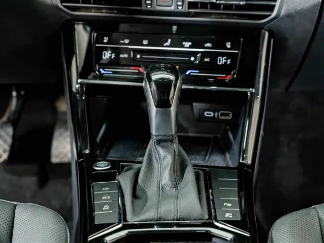 Volkswagen Passat — Фото автомобиля 15