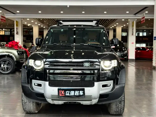 Land Rover Defender — Фото автомобиля 2