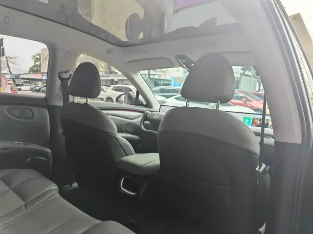 IM Motors LS6 — Фото автомобиля 10