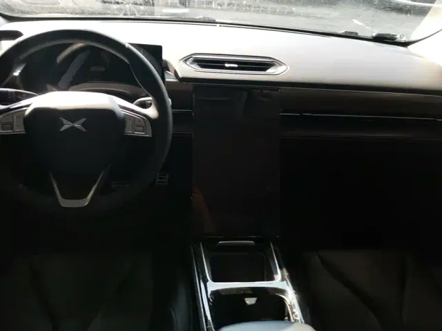 Xpeng P5 — Фото автомобиля 12