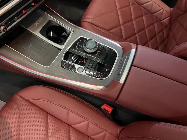 BMW X5 — Фото автомобиля 10