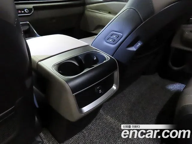 Kia Canival — Фото автомобиля 14