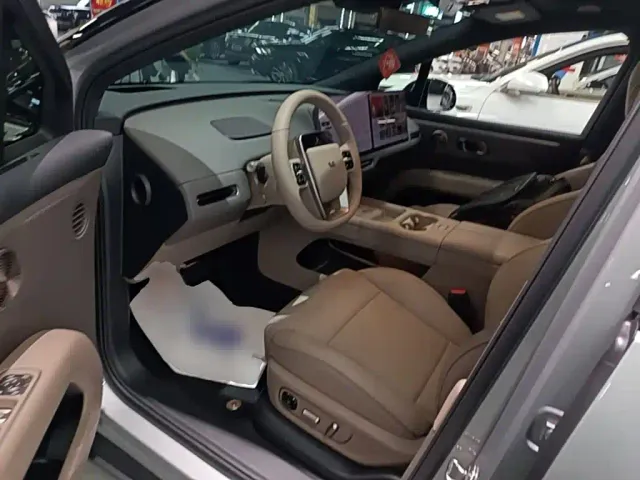 Li Auto i6 — Фото автомобиля 14