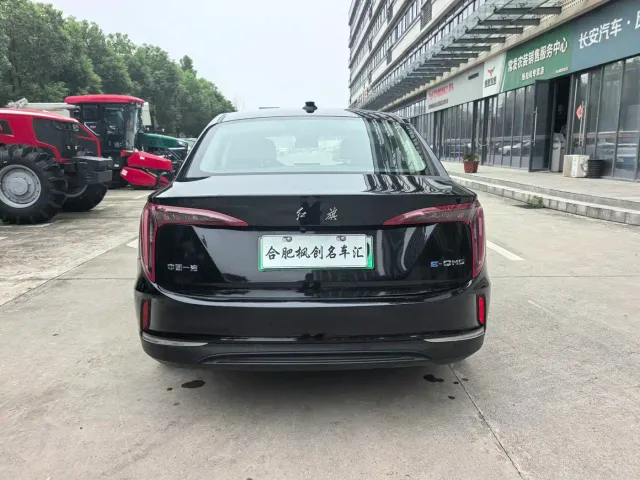 Hongqi E-QM5 — Фото автомобиля 8