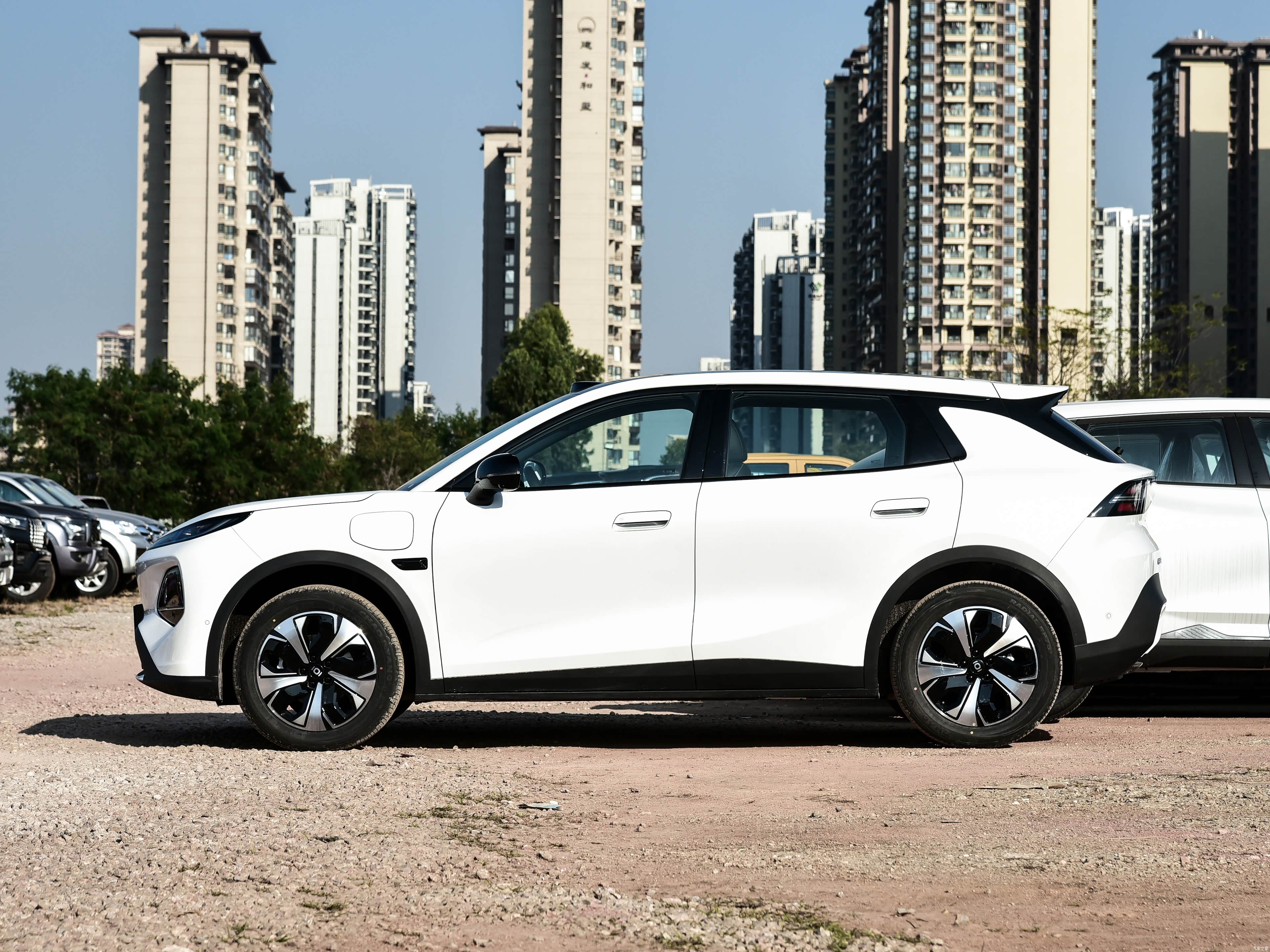 Changan Qiyuan Q05 — Фото автомобиля 3