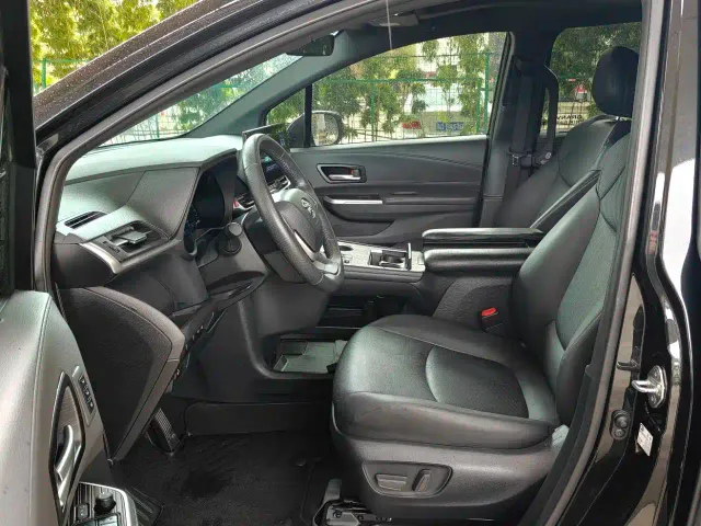Toyota Granvia — Фото автомобиля 8