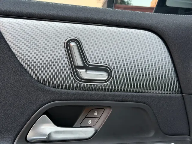 Mercedes-Benz GLB-Class — Фото автомобиля 15
