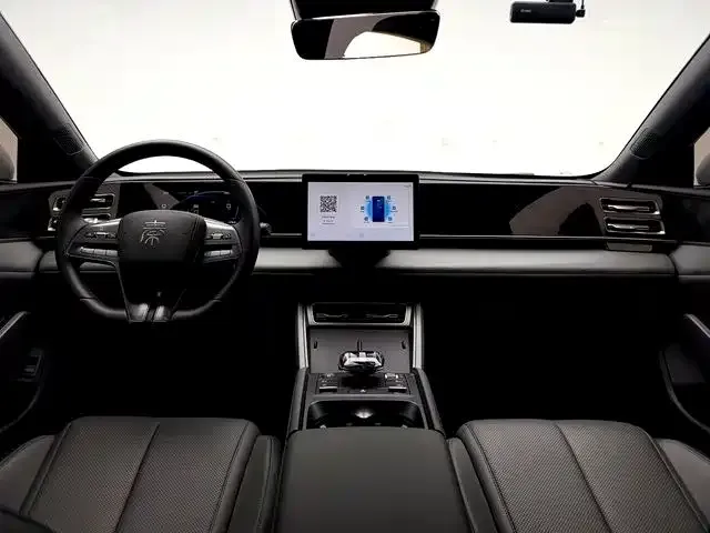 BYD Qin L — Фото автомобиля 9