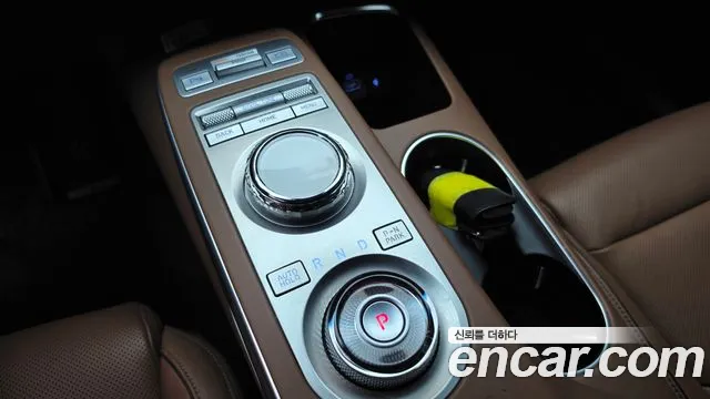 Genesis GV70 — Фото автомобиля 12