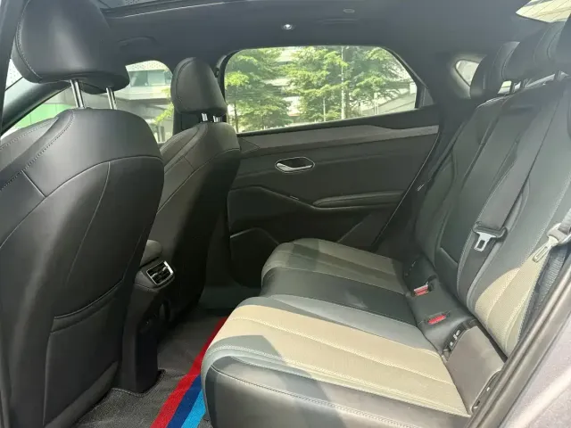 BYD Qin L — Фото автомобиля 12