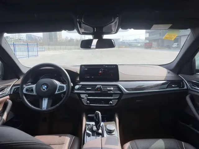 BMW 5 Series — Фото автомобиля 13