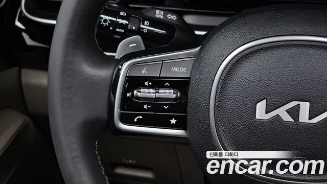 Kia Carnival Generation 4 — Фото автомобиля 20
