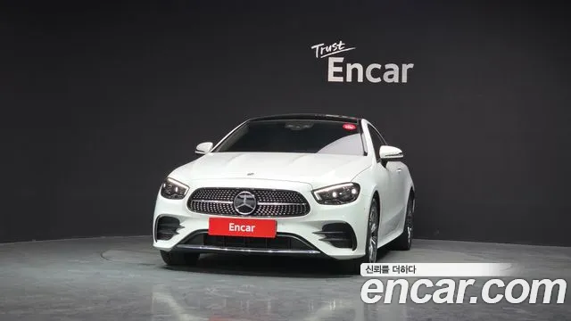 Mercedes-Benz E-Class — Фото автомобиля 3