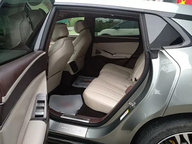 Denza Z9GT — Фото автомобиля 16