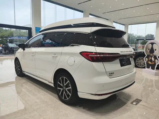 BYD Song MAX — Фото автомобиля 7