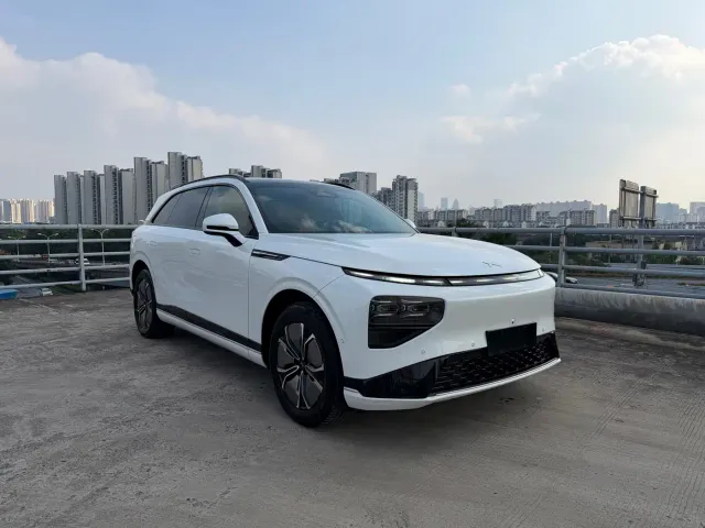 Xpeng G9 — Фото автомобиля 3