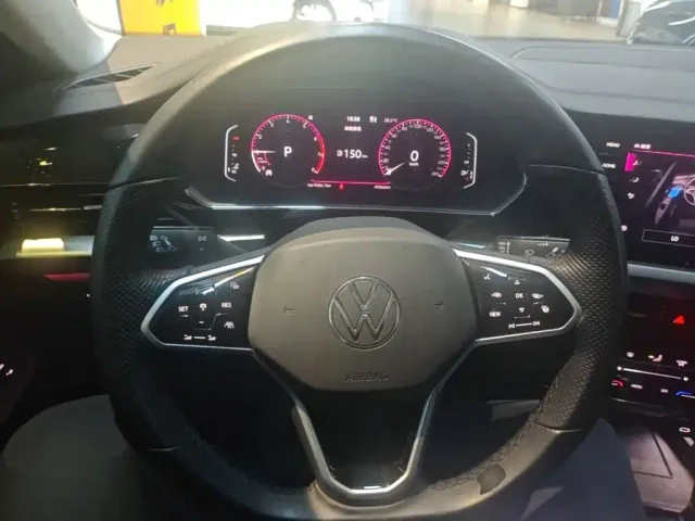 Volkswagen Passat — Фото автомобиля 10