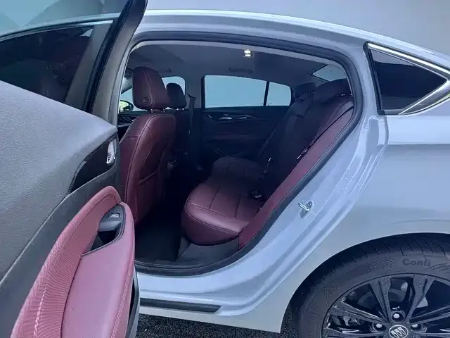 Buick Regal — Фото автомобиля 6