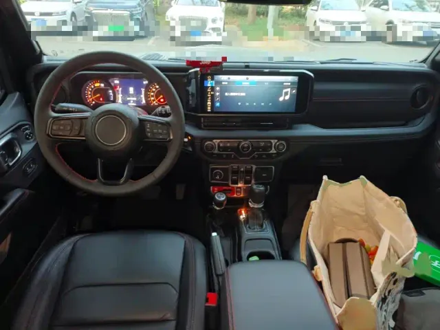Jeep Wrangler — Фото автомобиля 12