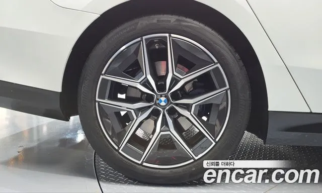 BMW 5 Series G60 — Фото автомобиля 5