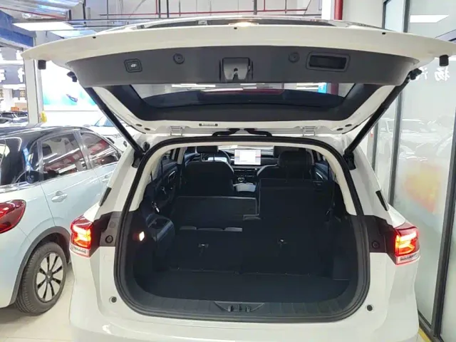 Changan Changan CS75 2025 PRO 1.5T Premium 7-Seater — Фото автомобиля 18