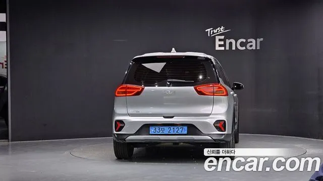 Kia Niro — Фото автомобиля 4