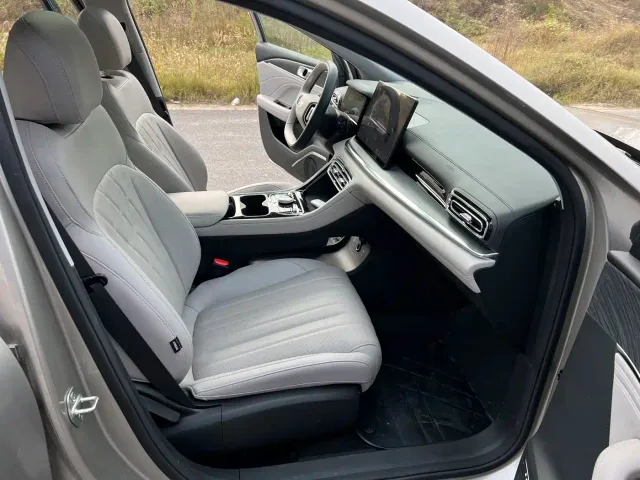 Geely Galaxy Stellar 6 — Фото автомобиля 16