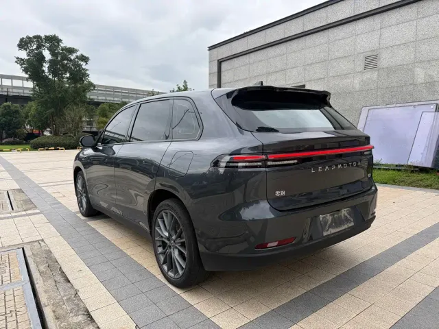 Leapmotor C10 — Фото автомобиля 16