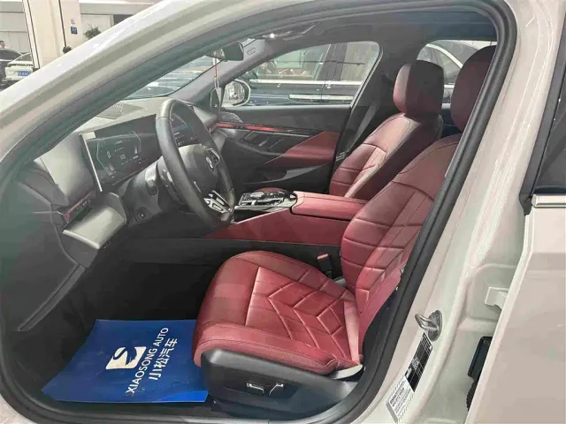 BMW 5 Series — Фото автомобиля 12