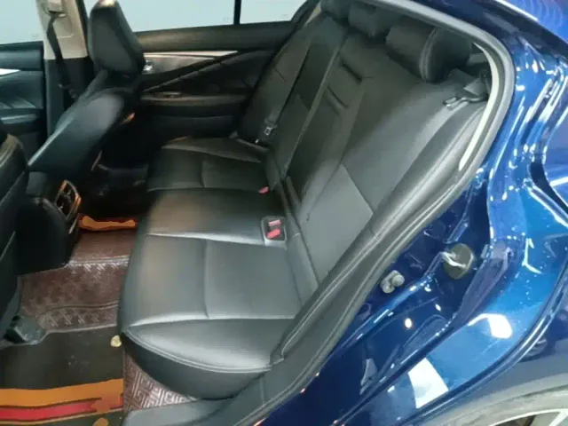 Infiniti Q50L — Фото автомобиля 16
