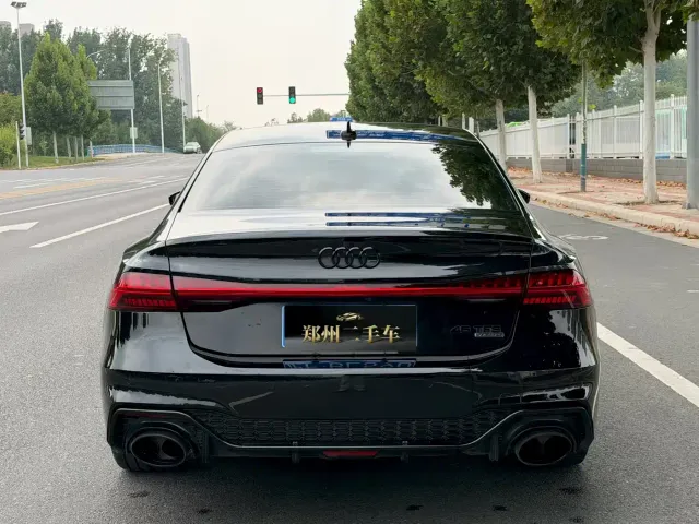 Audi A7L — Фото автомобиля 8