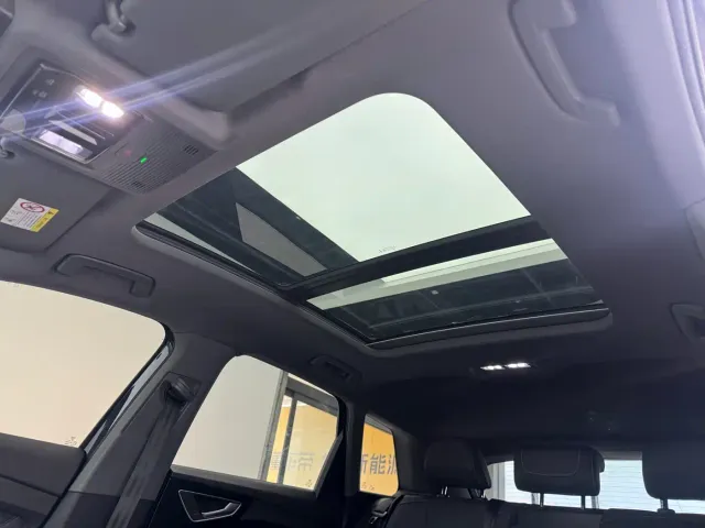 Audi Q4 e-tron — Фото автомобиля 10