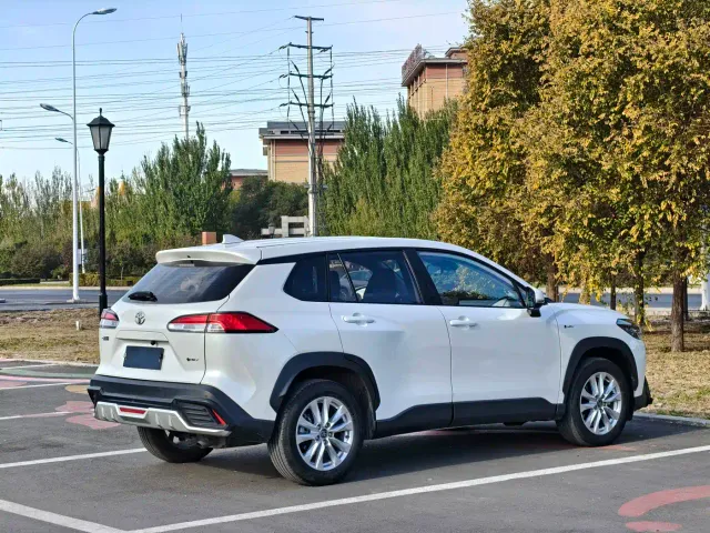 Toyota Corolla Cross — Фото автомобиля 6